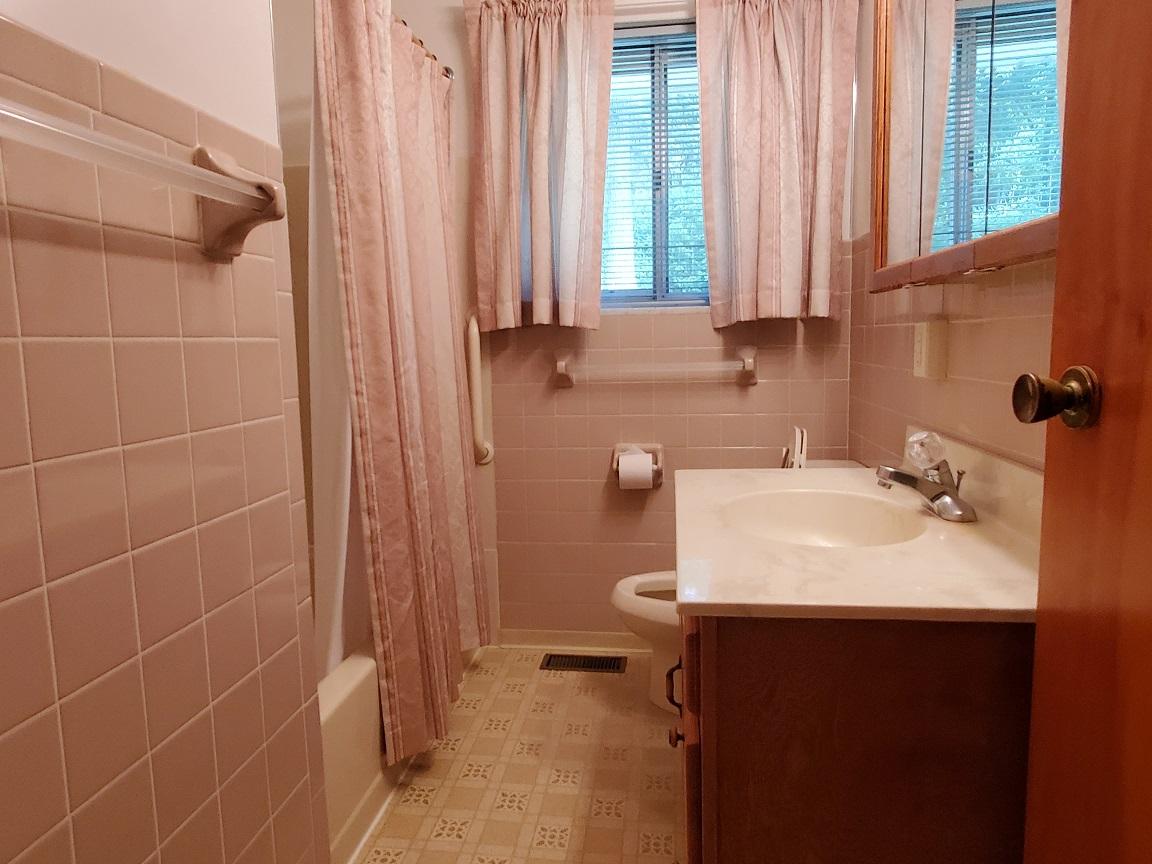 8225 Dairy Lane Bathroom