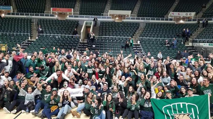 Latin American Institute of Business students on the basketball court