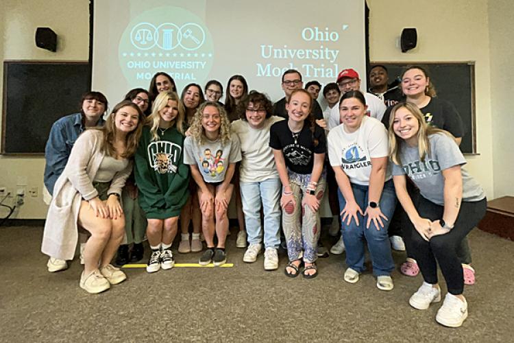 2023-24 Mock Trial team members, group photo