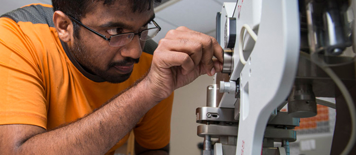 Mayur Sundararajan conducts research in Dr. Gang Chen's lab.