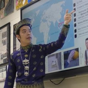 Dean Azman teaches Alexander High School students about Malaysia. [Jack Demmler | WOUB]