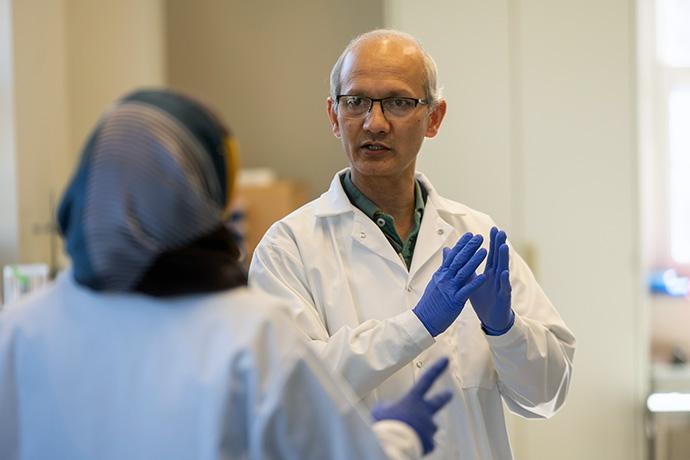 Diabetes researchers in lab