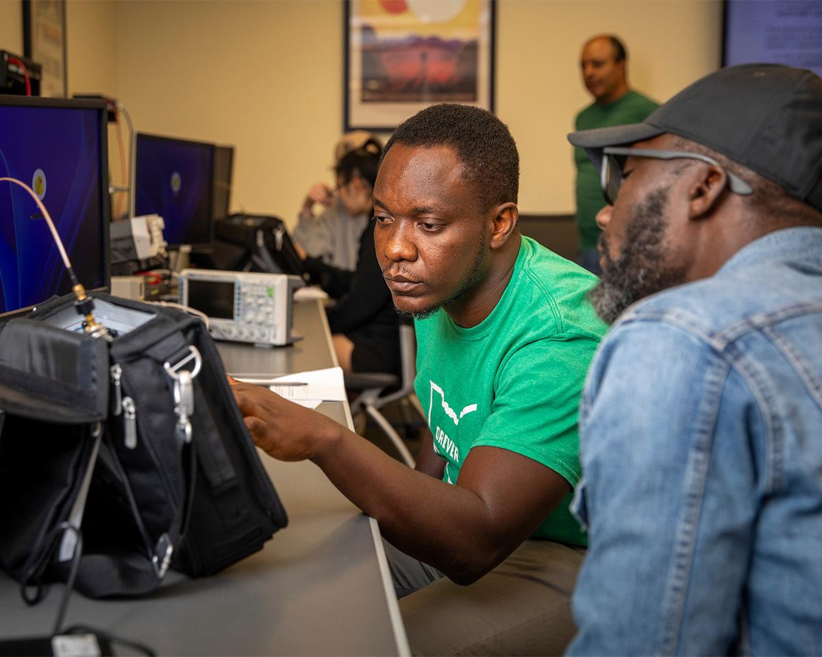 Two scholars evaluate devices for 5G readiness.