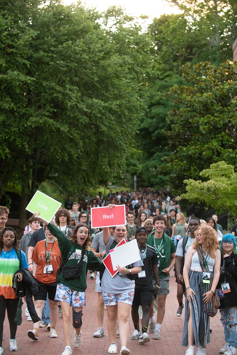 New students walking on the Athens Campus at BSO