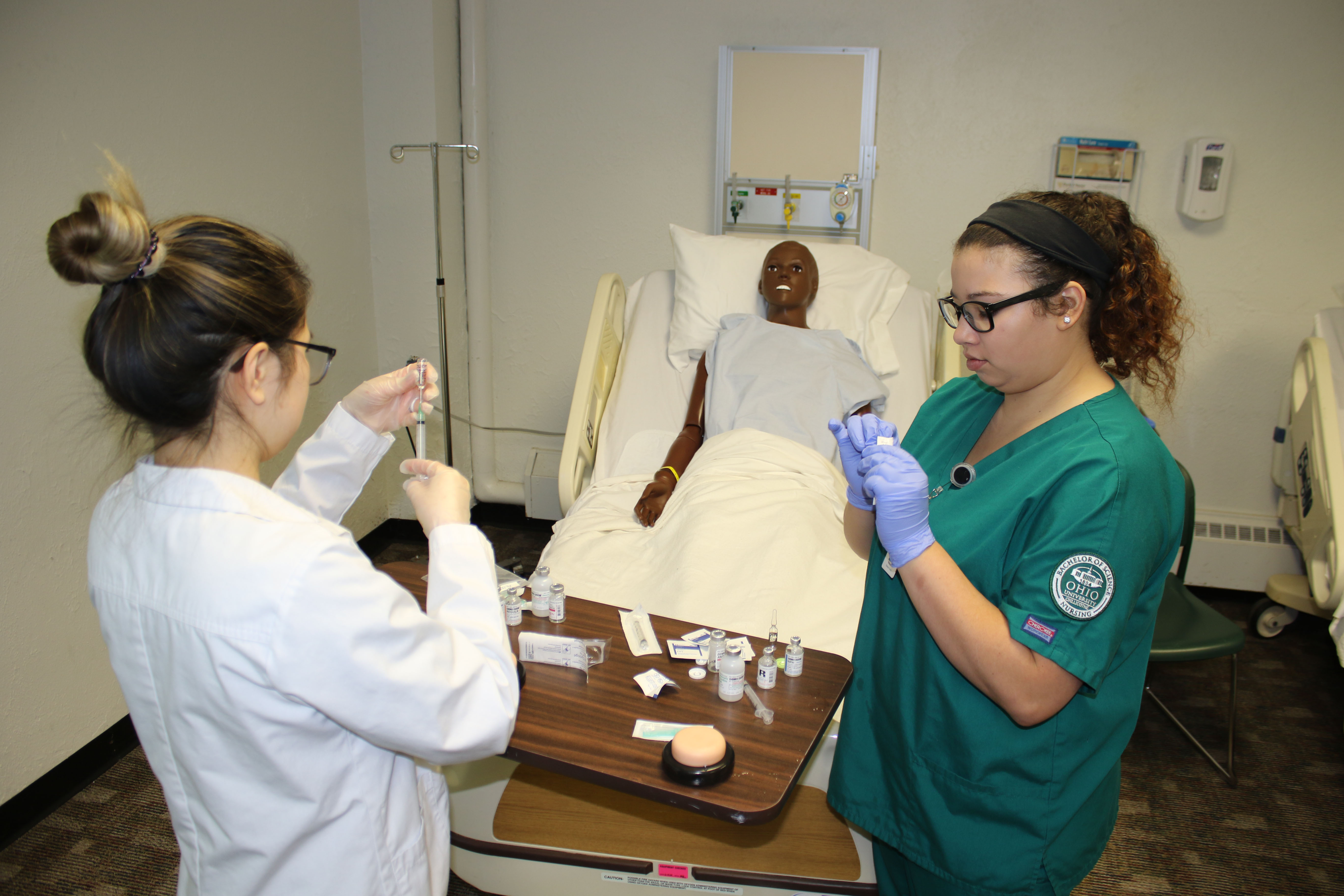 BSN students working in a lab space