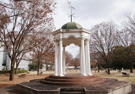 In commemoration of 20th anniversary of the OHIO-Chubu partnership, OHIO gifts a Cutler Hall cupola replica to the Japanese campus.