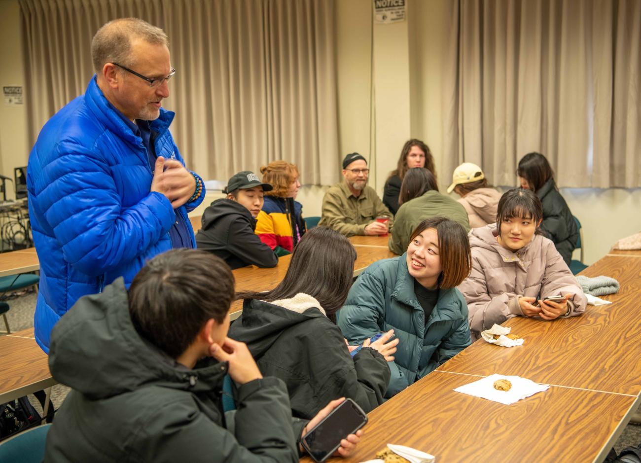 Chris Thompson and John Sabraw meet students from Chubu University