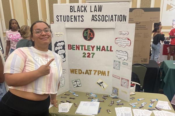 Hannah Louck recruiting for NBLSA in Baker University Center